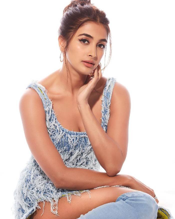 pooja hegde.14